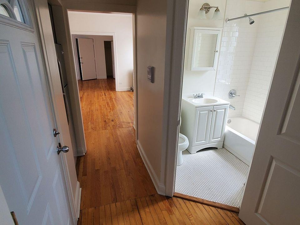 1st image of 2949 W Fullerton Ave APT 3W