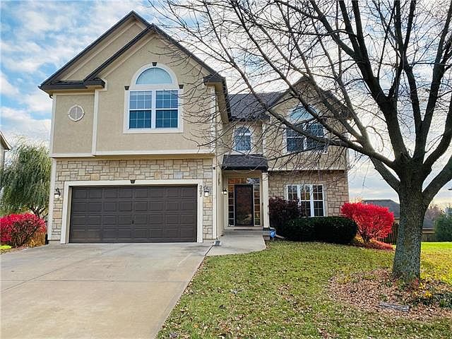 1st image of 207 Lakeview Dr