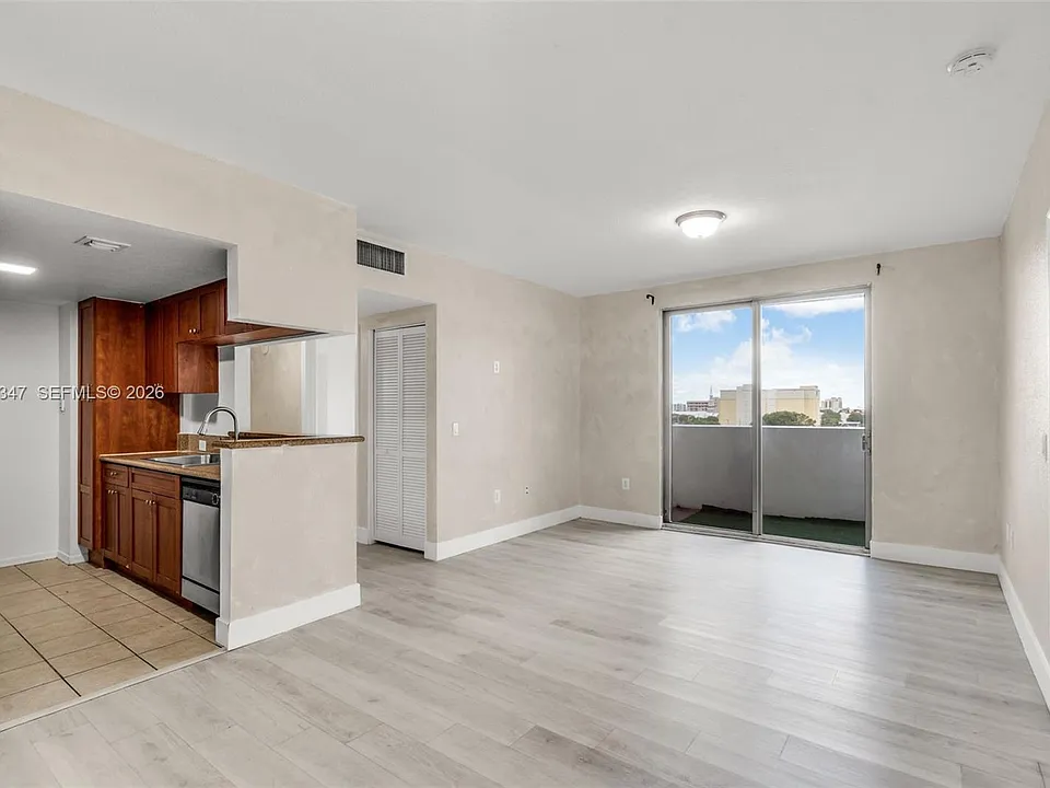 36 NW 6th Ave #601