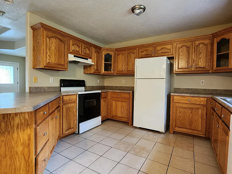 8193 Redstone Dr — Photo 3