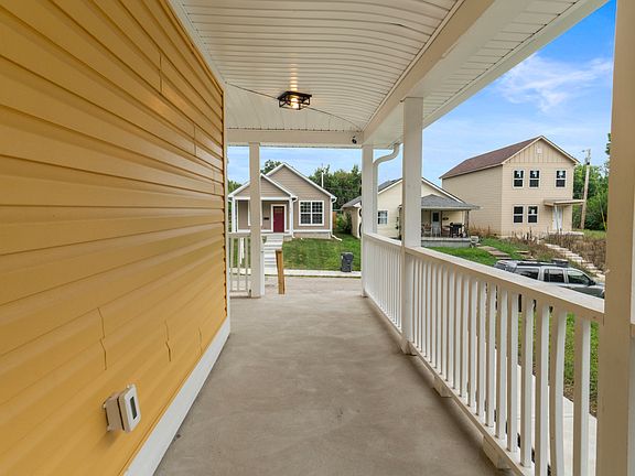 4th image of 1830 Tallman Ave