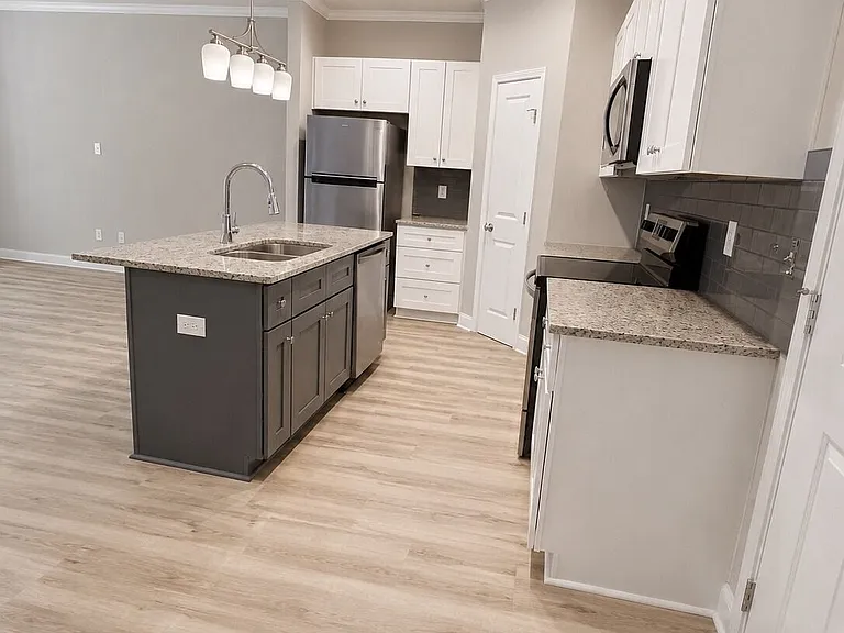 213 Beau St — Photo 3