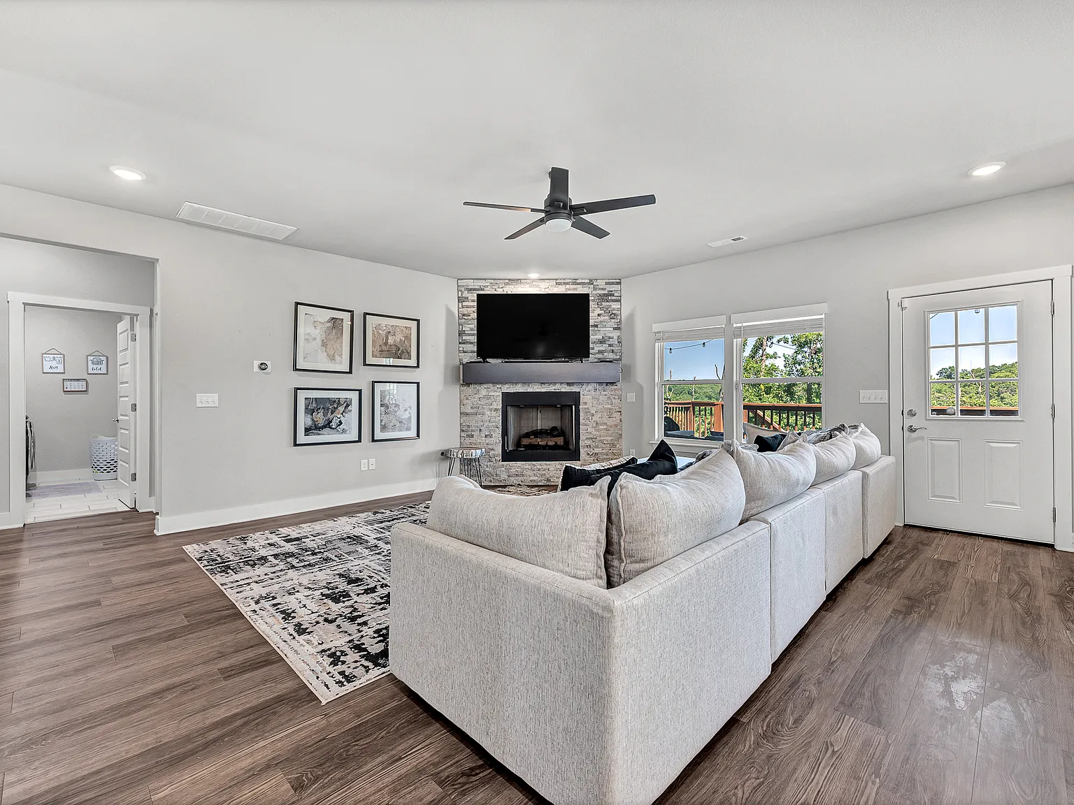 3 bed, 2880 sqft, $3,000 — Photo 4