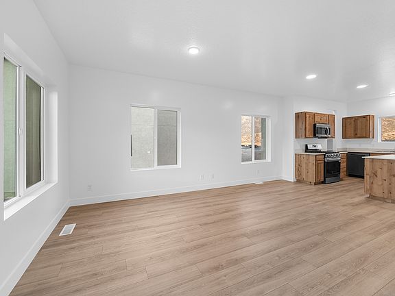 4th image of 1651 S Windsong Dr