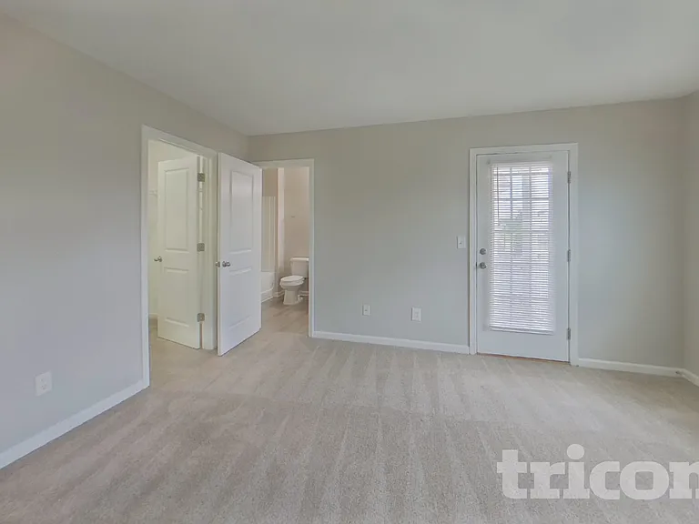 344 Longfellows Ln — Photo 6