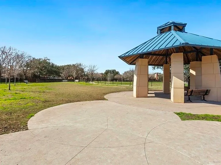 11623 Waldemar Dr — Photo 20