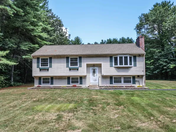 18 Wood Hawk Way, Litchfield, NH 03052