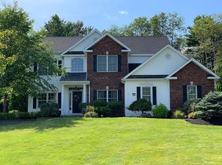 20 Tipperary Way, Ballston Lake, NY 12019