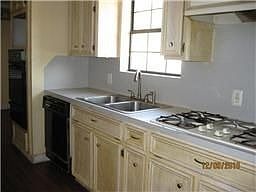 3rd image of 5108 Willowview Dr