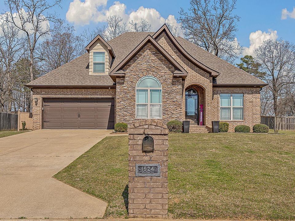 1st image of 1524 Sullivan Cir