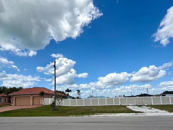 4125 Jacaranda Pkwy W, Cape Coral, FL 33993