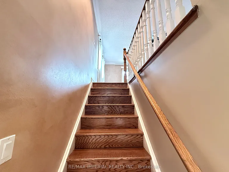 5735 Tayside Cres — Photo 15