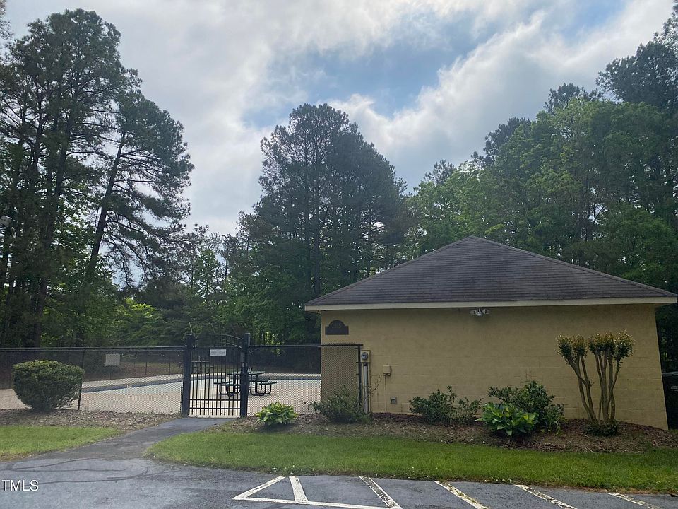 1st image of 120 Galax Ln