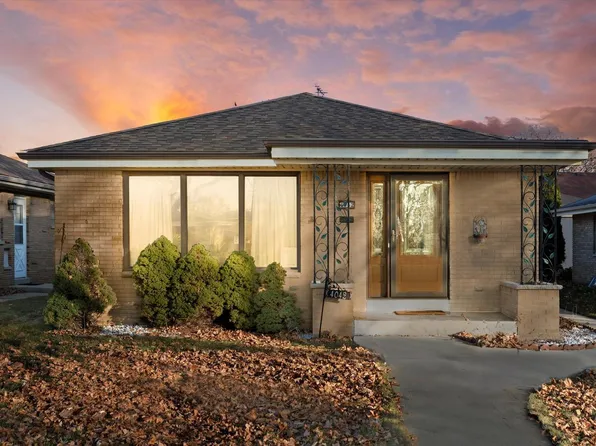 4042 North 90th STREET, Milwaukee, WI 53222