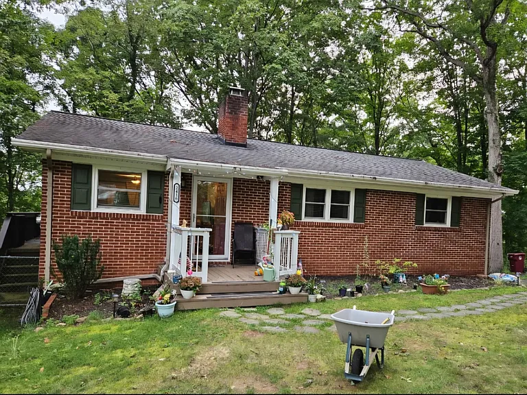 2416 Aspen Dr — Photo 1