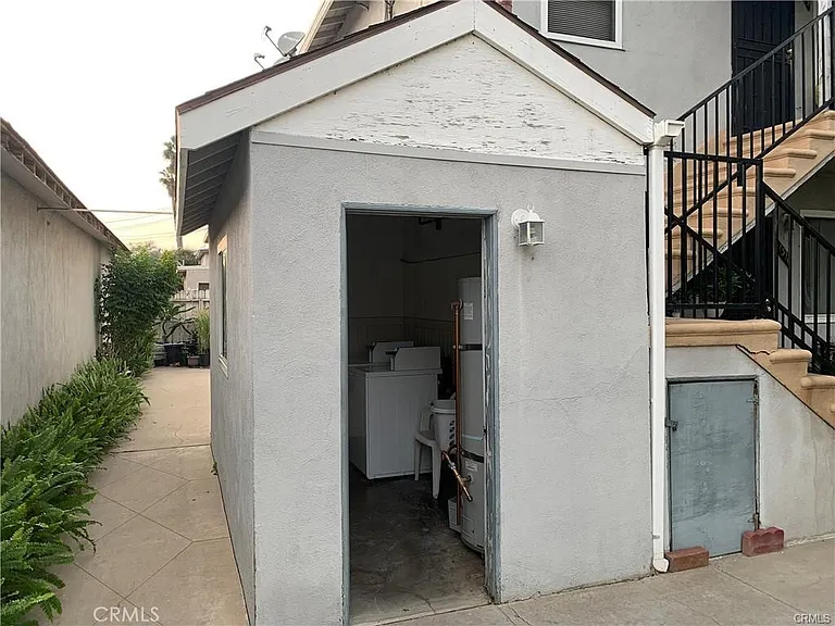 1316 1/2 W Valencia Dr — Photo 9