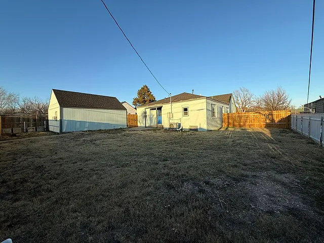 1137 N Russell St — Photo 2