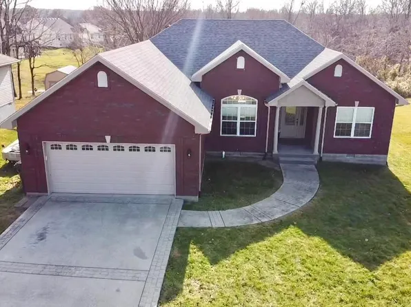 162 Twin Lakes Dr, Vine Grove, KY 40175