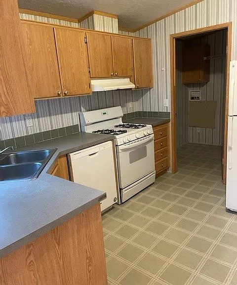 102 Green Tree Dr — Photo 7