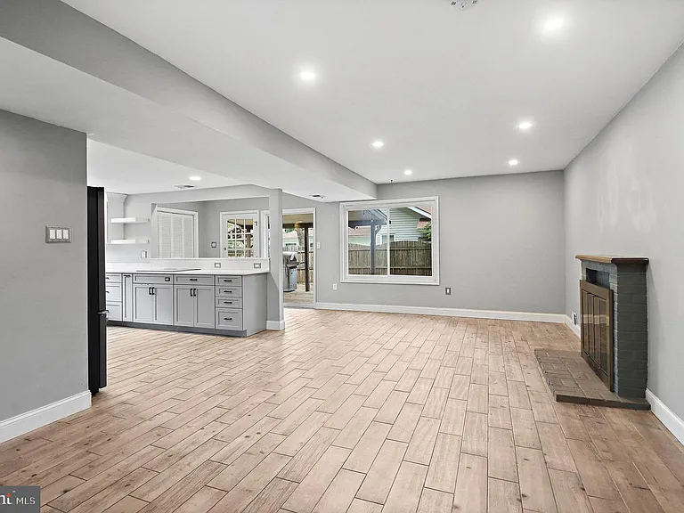 511 Avondale Dr — Photo 23