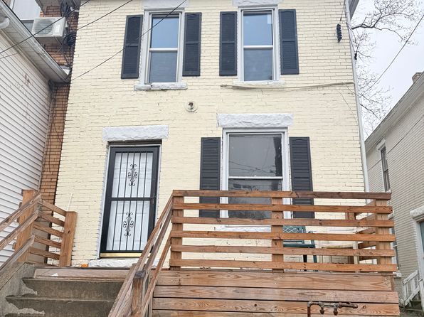 827 Emerson St