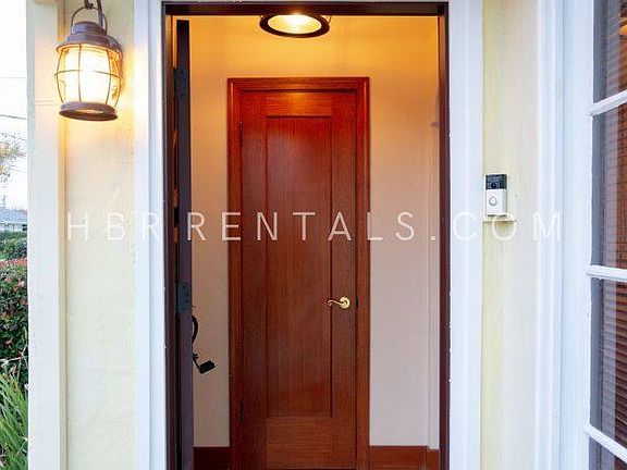 2nd image of 205 W Whittier Ave