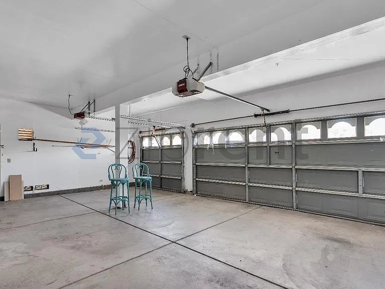 1001 Sandhurst Dr — Photo 31
