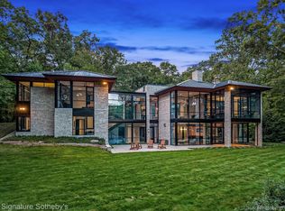 6956 Cooley Lake Rd, White Lake, MI 48383