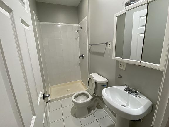 3rd image of 3849 W Hirsch St #17168237