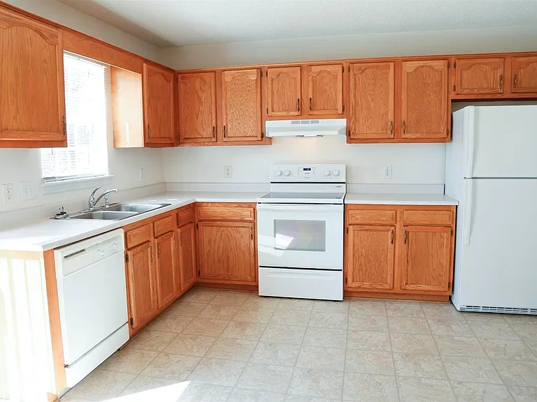 121 W Ivybridge Dr — Photo 13