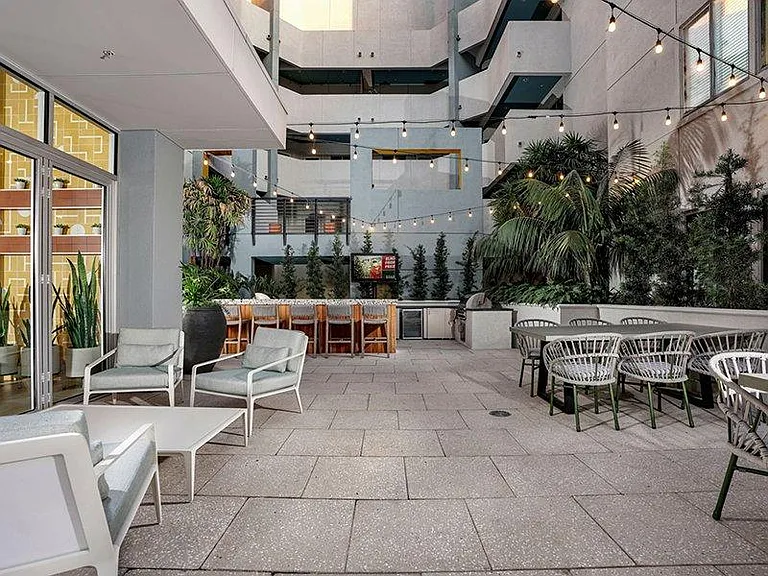 Oasis Anaheim — Photo 35
