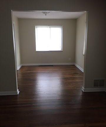 3rd image of 320 W Xenia Dr