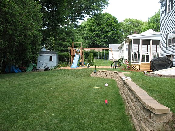 House - 2-tiered back yard