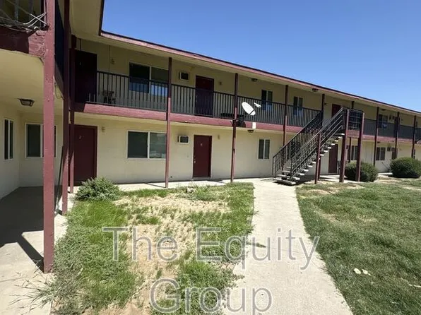 352 S Blackstone St APT 3, Tulare, CA 93274