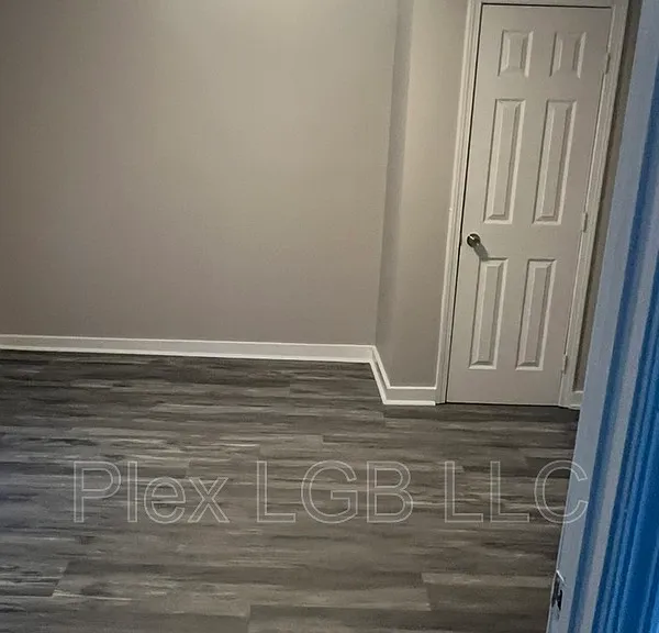 405 Render St — Photo 4