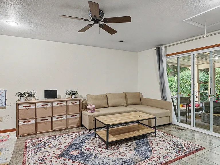 27523 NE 31st Ct — Photo 12