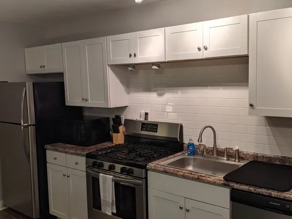 Historic District Modern Apartment, 1208 SE 1st St #D, Evansville, IN 47713