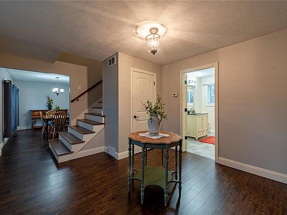 5th image of 301 South St
