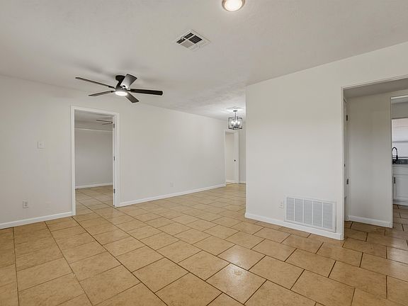 5th image of 3901 Hoover Cir