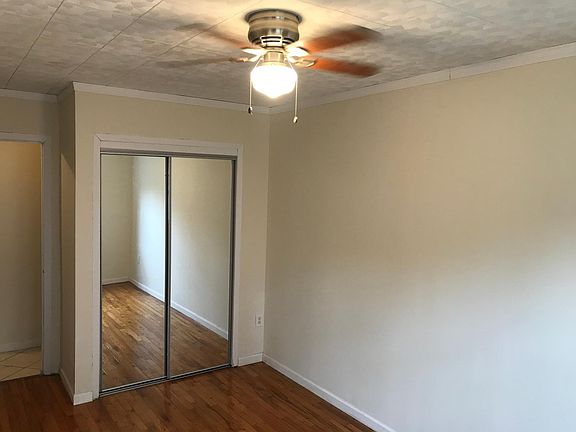 3rd image of 907 Burke Ave Floor 2