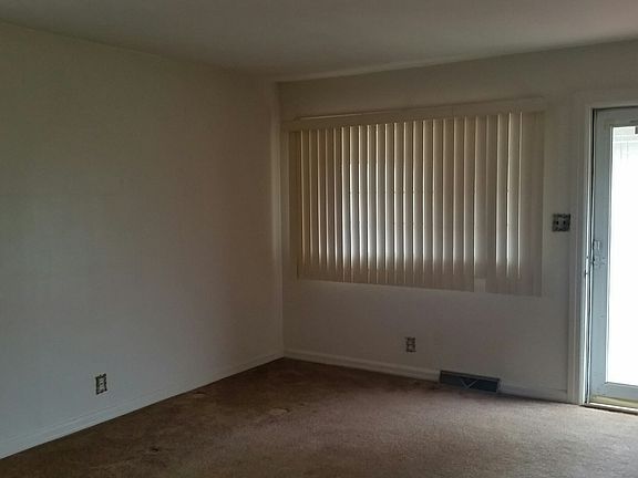 2nd image of 1402 Vine St