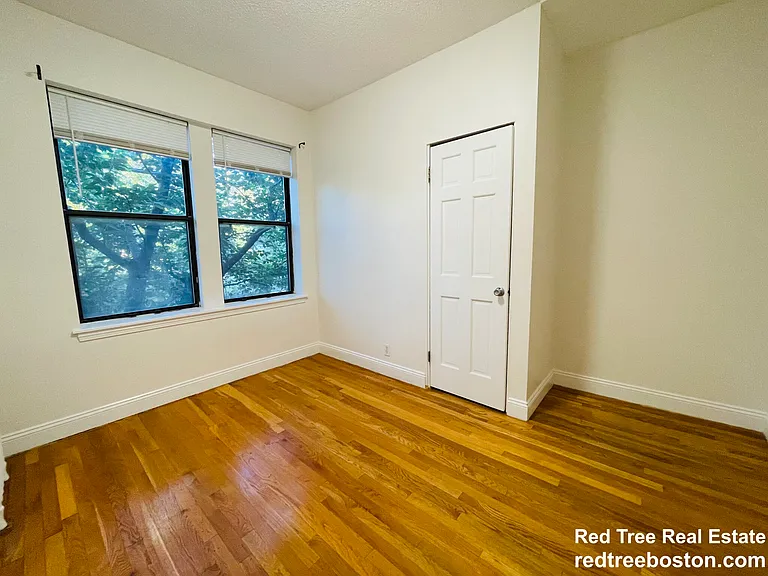 313 Summit Ave — Photo 8