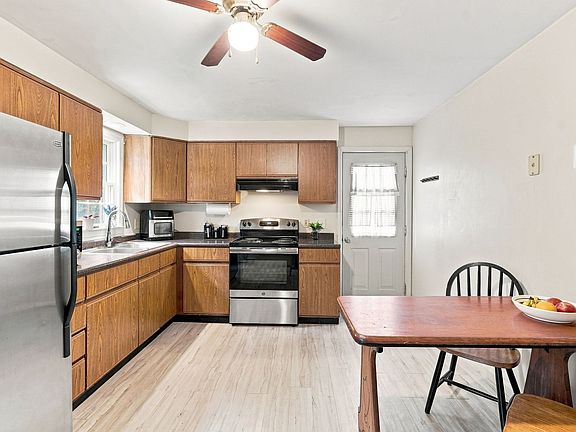 4th image of 306 South St