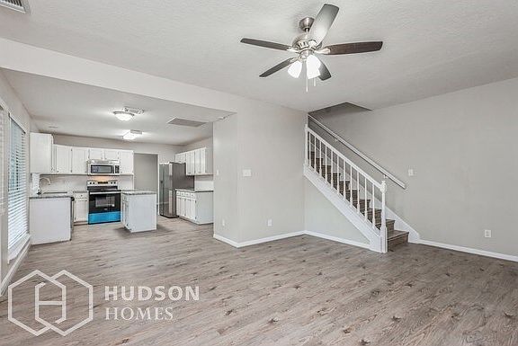 2nd image of 16035 Lausanne Dr