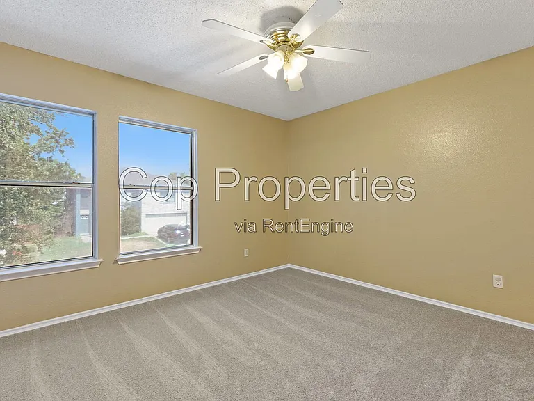 8118 Stagwood Hl — Photo 20