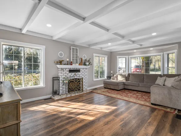 1621 Rounds Ave, Grants Pass, OR 97527