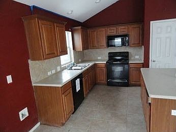 2nd image of 226 Niagara Falls Dr #D