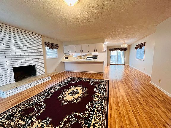 4th image of 2310 Virlow St
