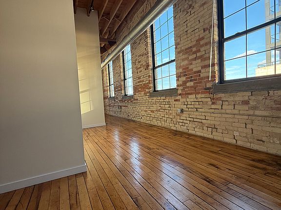 5th image of 146 S River Ave APT 202