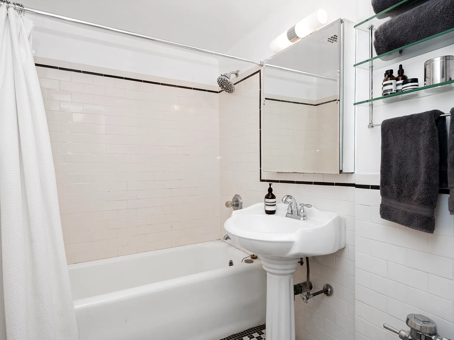 465 West 23rd Street — Photo 3